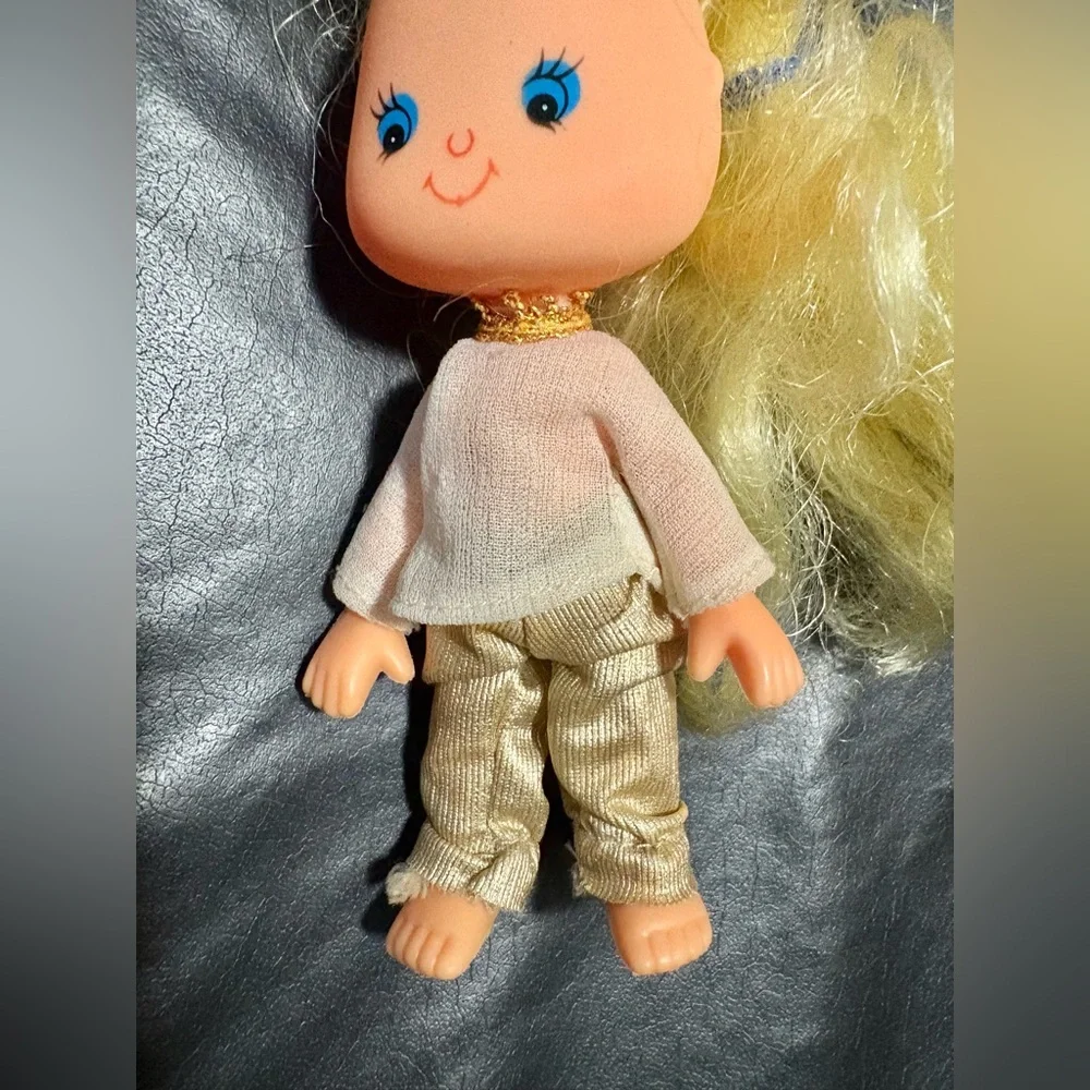 VINTAGE 1980’s 5” DOLL IN ORIGINAL OUTFIT